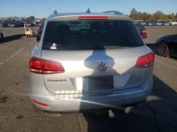 
										2013 Volkswagen Touareg full									