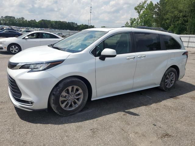 2022 Toyota Sienna xle