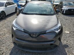 
										2019 Toyota C-hr full									