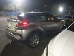 
										2019 Toyota C-hr full									