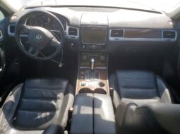 
										2016 Volkswagen Touareg full									