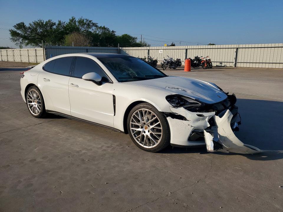 2020 Porsche Panamera