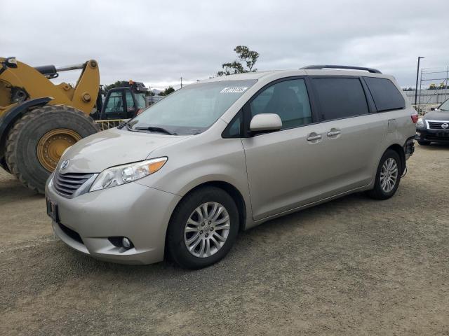 2016 Toyota Sienna xle