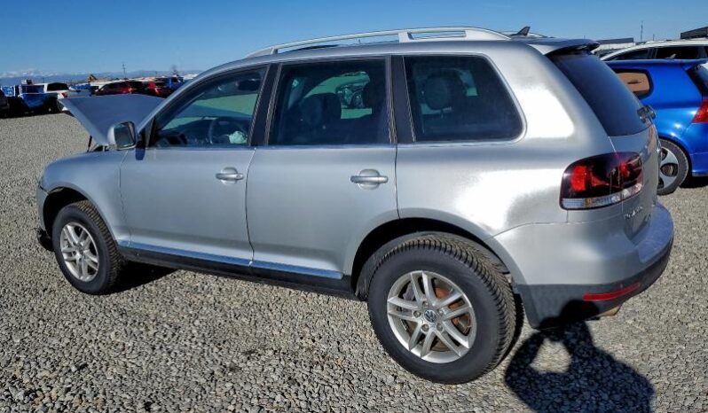 
								2008 Volkswagen Touareg full									