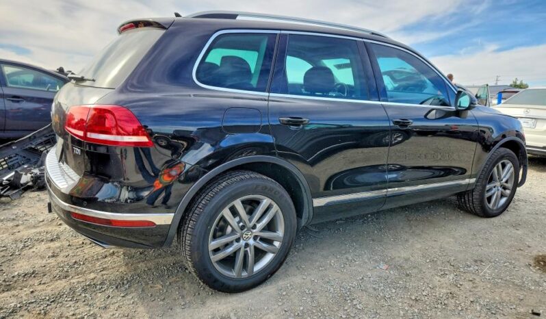 
								2015 Volkswagen Touareg full									