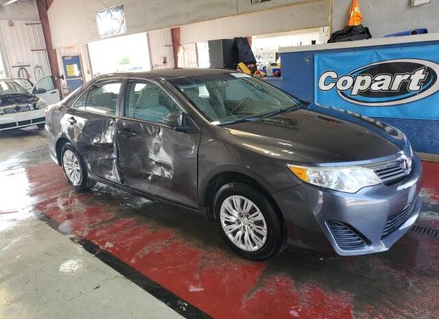 
								2014 Toyota Camry full									