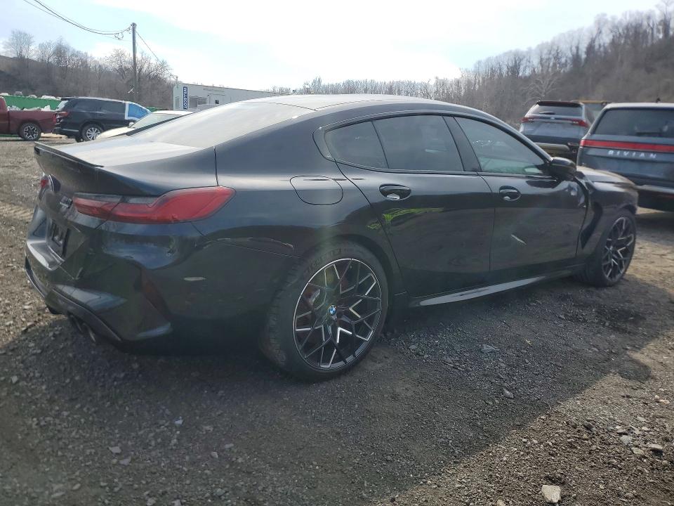 2025 BMW M8