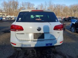 
										2013 Volkswagen Touareg full									
