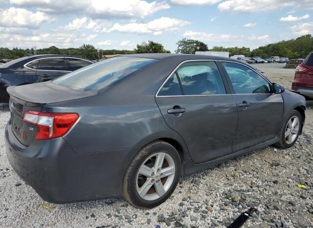 
								2012 Toyota Camry base full									