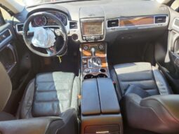 
										2016 Volkswagen Touareg full									