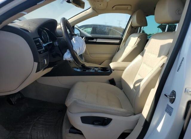 
								2014 Volkswagen Touareg v6 full									