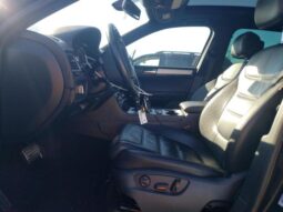 
										2014 Volkswagen Touareg full									