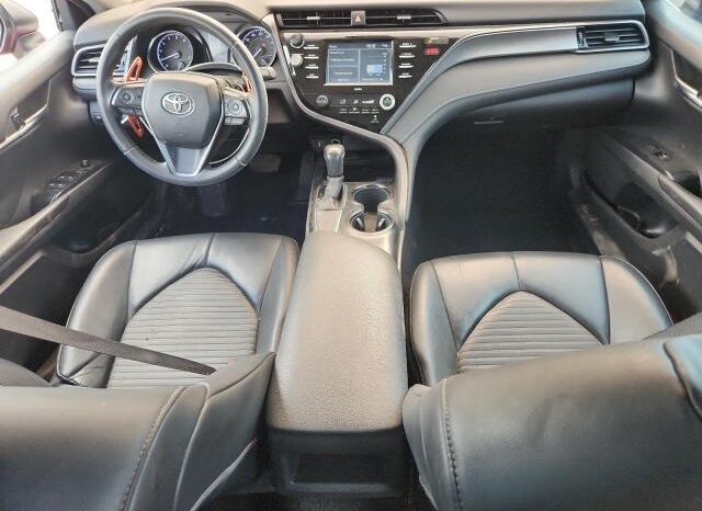 
								2020 Toyota Camry se full									