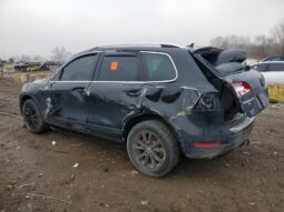 
										2014 Volkswagen Touareg full									
