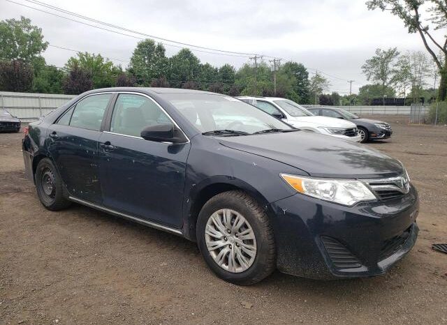 
								2014 Toyota Camry full									