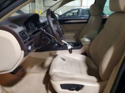 
										2012 Volkswagen Touareg full									