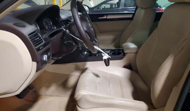 
								2012 Volkswagen Touareg full									