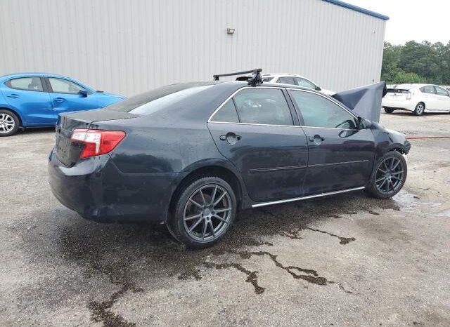 
								2012 Toyota Camry base full									