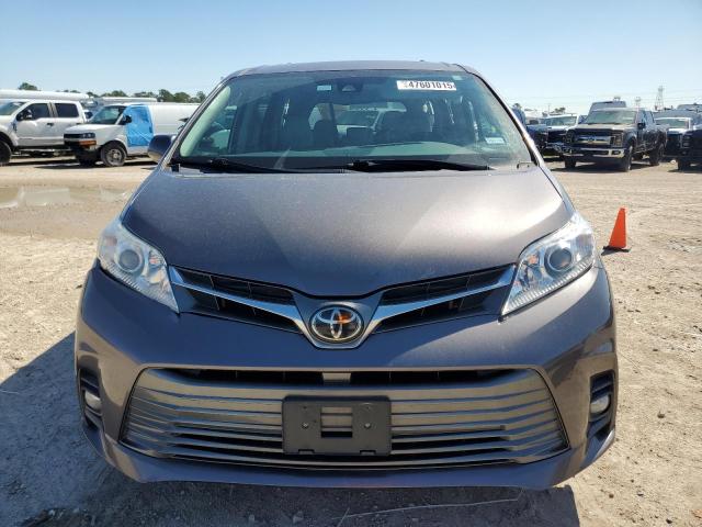 2020 Toyota Sienna xle