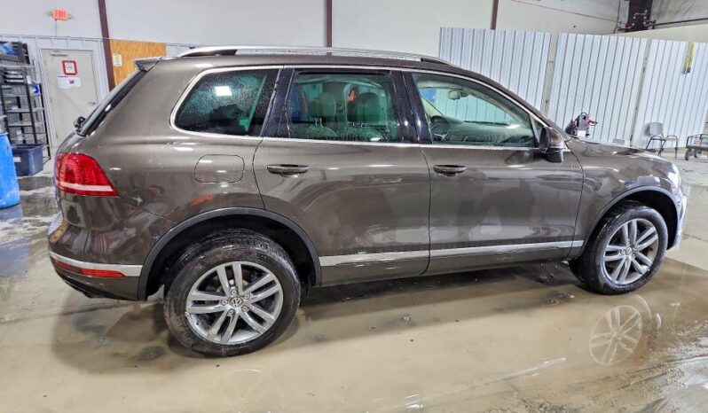 
								2015 Volkswagen Touareg full									
