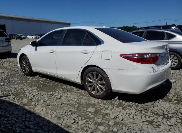 
								2015 Toyota Camry le full									