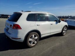 
										2013 Volkswagen Touareg full									