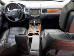 
										2014 Volkswagen Touareg full									