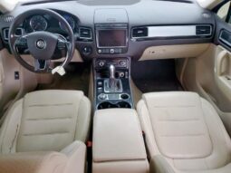 
										2016 Volkswagen Touareg full									