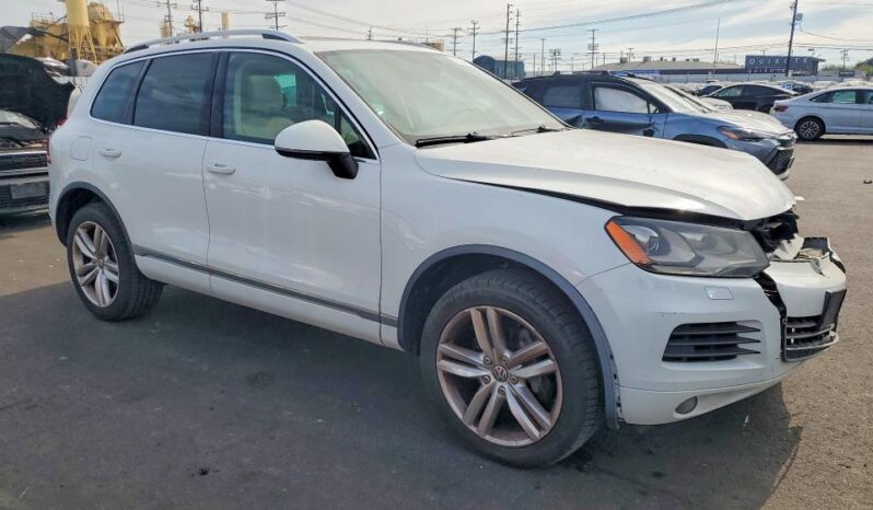 
								2014 Volkswagen Touareg full									