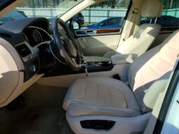 
										2015 Volkswagen Touareg full									