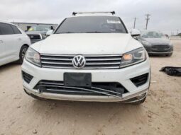 
										2016 Volkswagen Touareg full									