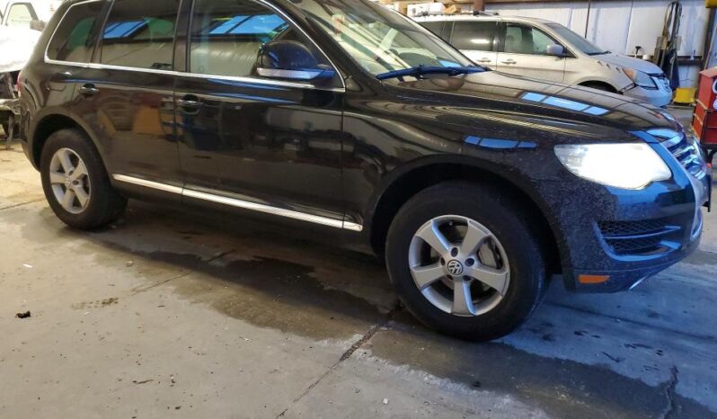 
								2008 Volkswagen Touareg full									