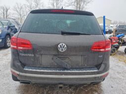 
										2015 Volkswagen Touareg full									