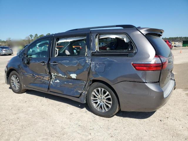 2020 Toyota Sienna xle