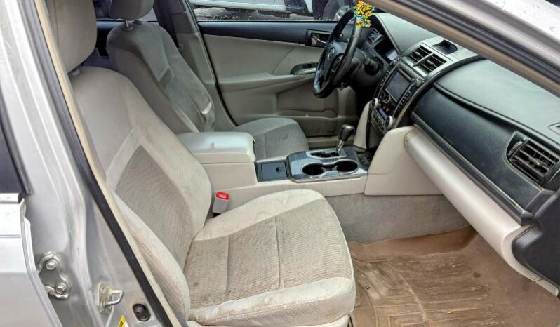 
								2013 Toyota Camry sola full									