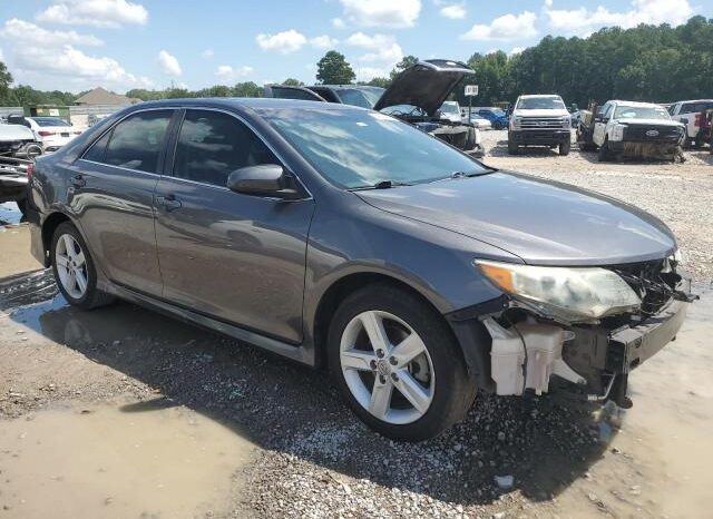 
								2014 Toyota Camry full									
