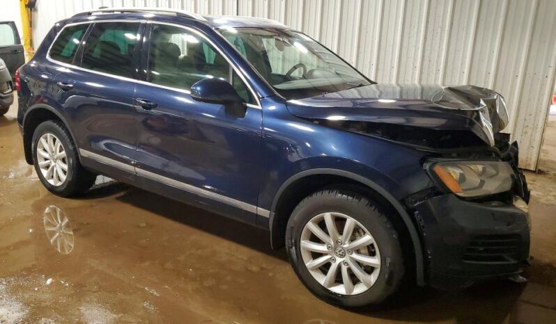 
								2012 Volkswagen Touareg full									