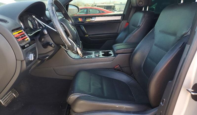 
								2017 Volkswagen Touareg full									