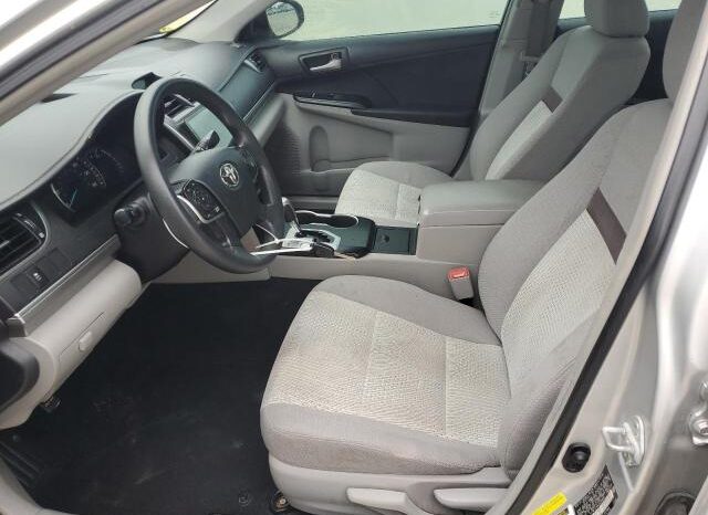 
								2012 Toyota Camry base full									