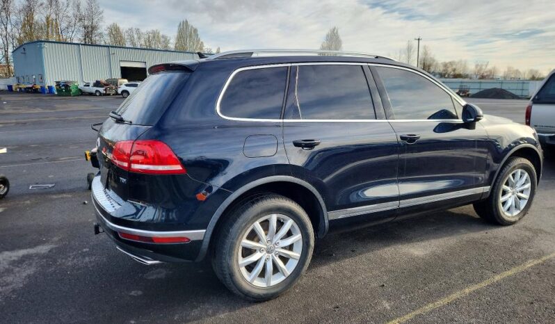 
								2015 Volkswagen Touareg full									
