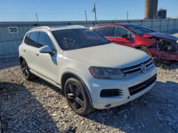 
										2013 Volkswagen Touareg full									