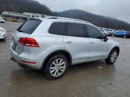 
										2014 Volkswagen Touareg full									
