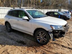 
										2015 Volkswagen Touareg full									