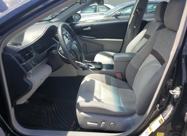 
								2014 Toyota Camry base full									