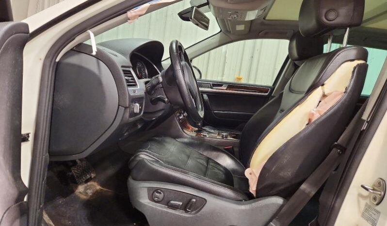 
								2012 Volkswagen Touareg full									