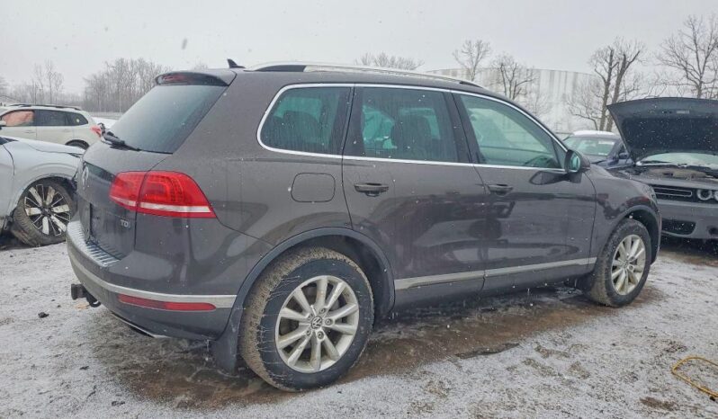 
								2015 Volkswagen Touareg full									