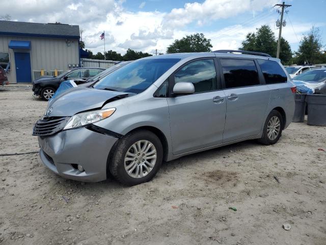 2015 Toyota Sienna xle