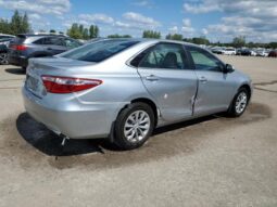 
										2016 Toyota Camry le full									