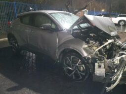 
										2018 Toyota C-hr full									