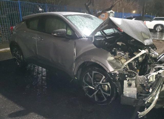
								2018 Toyota C-hr full									
